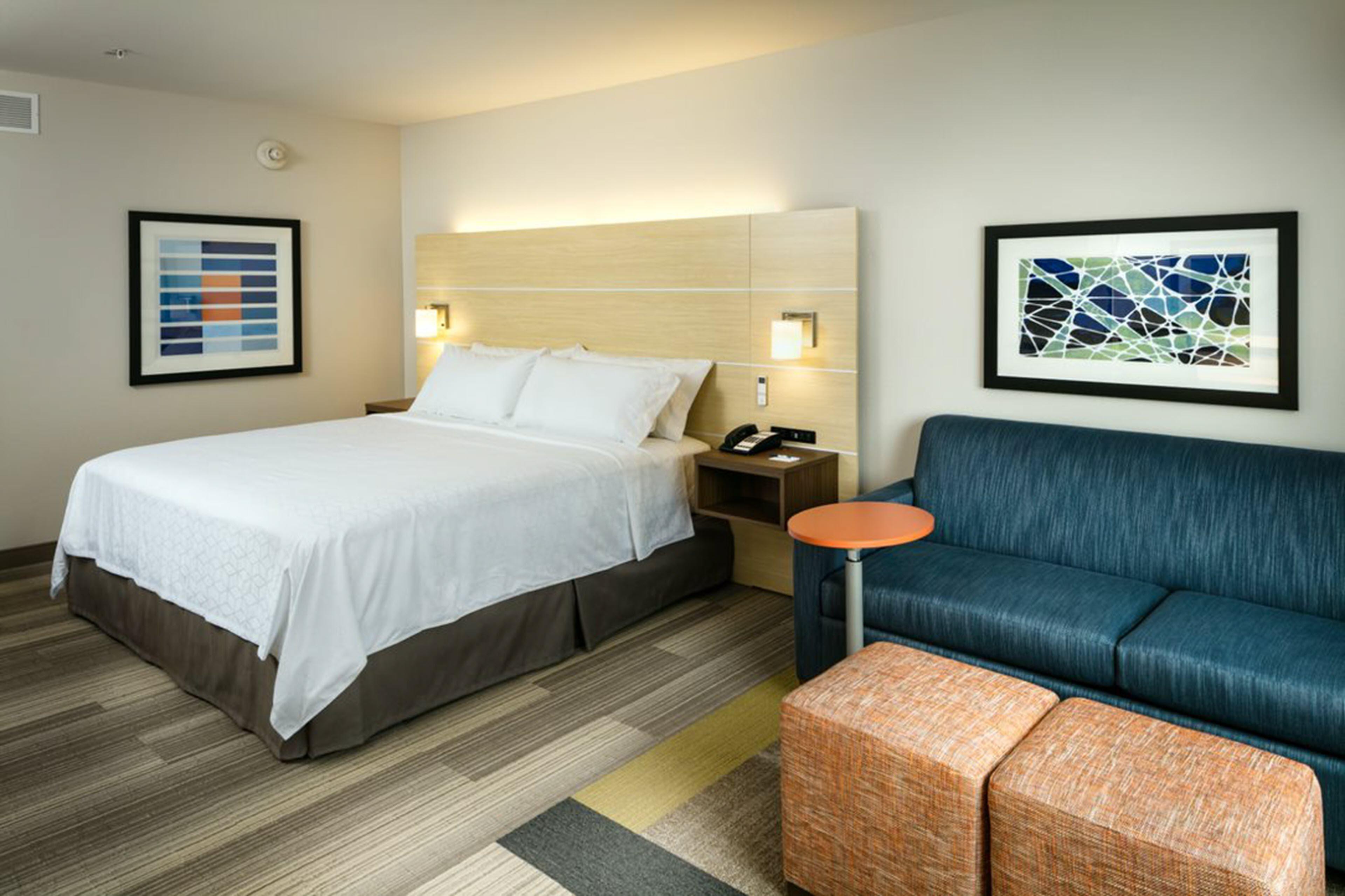 Holiday Inn Express & Suites - Medford By Ihg Екстериор снимка