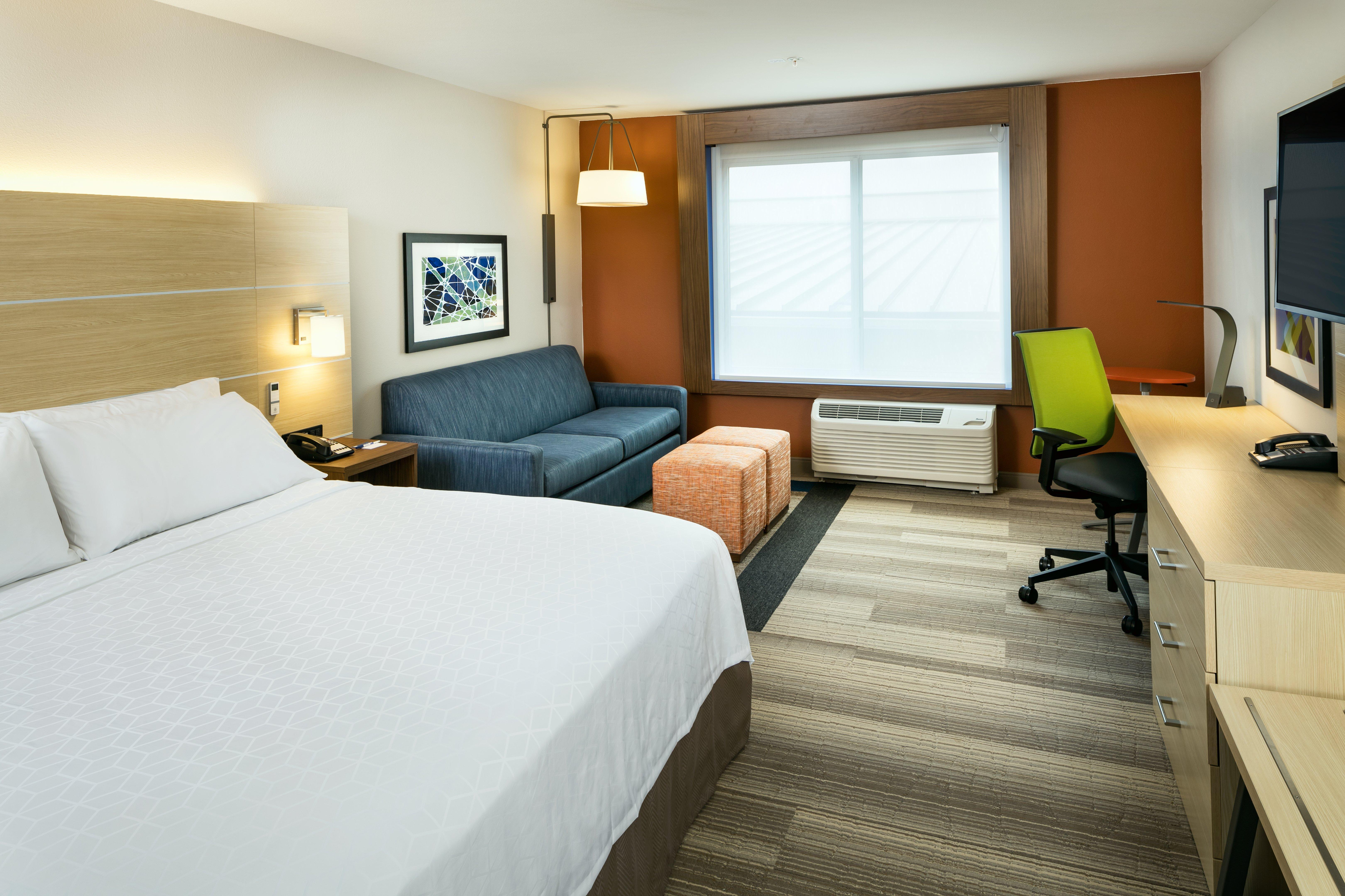 Holiday Inn Express & Suites - Medford By Ihg Екстериор снимка