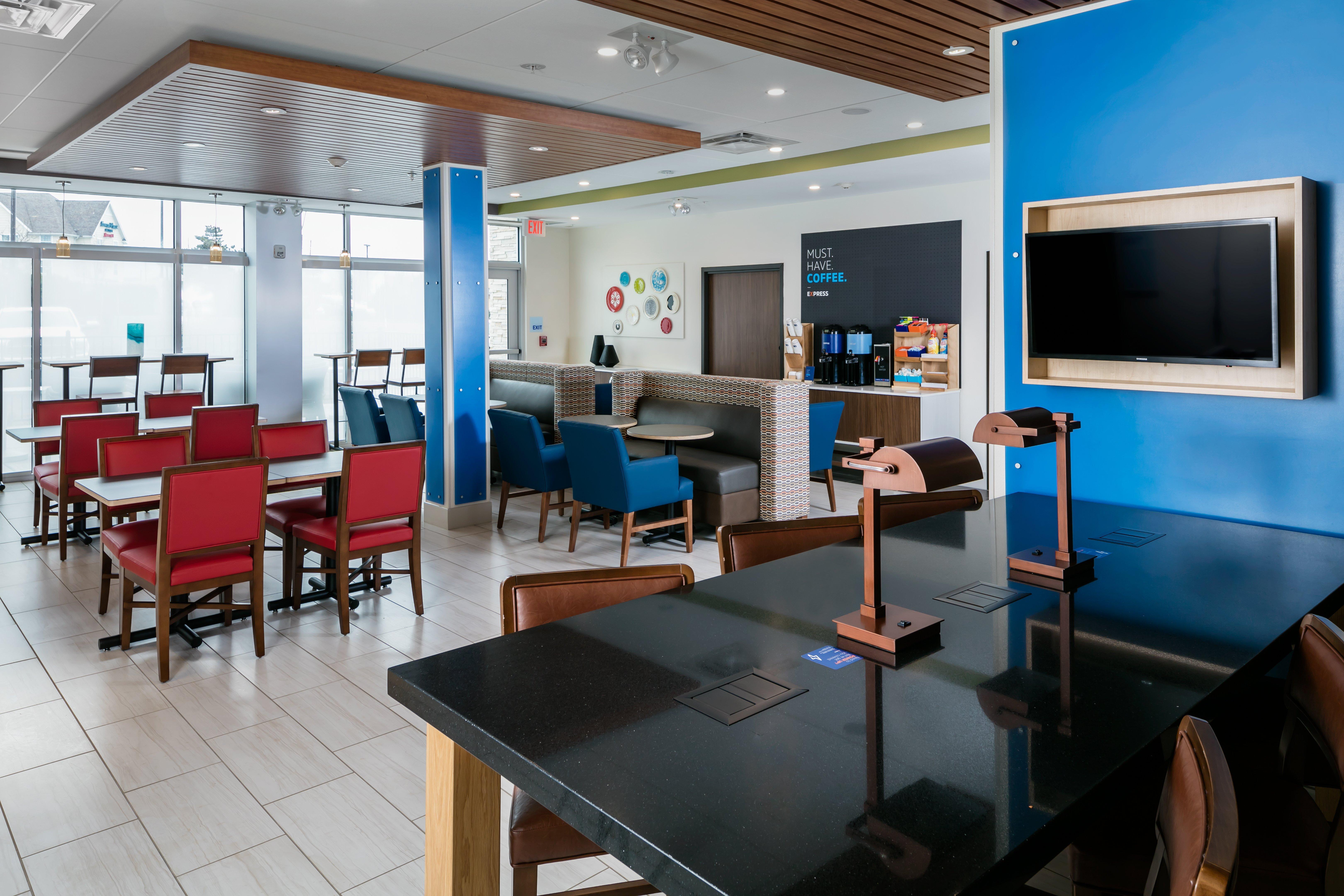 Holiday Inn Express & Suites - Medford By Ihg Екстериор снимка