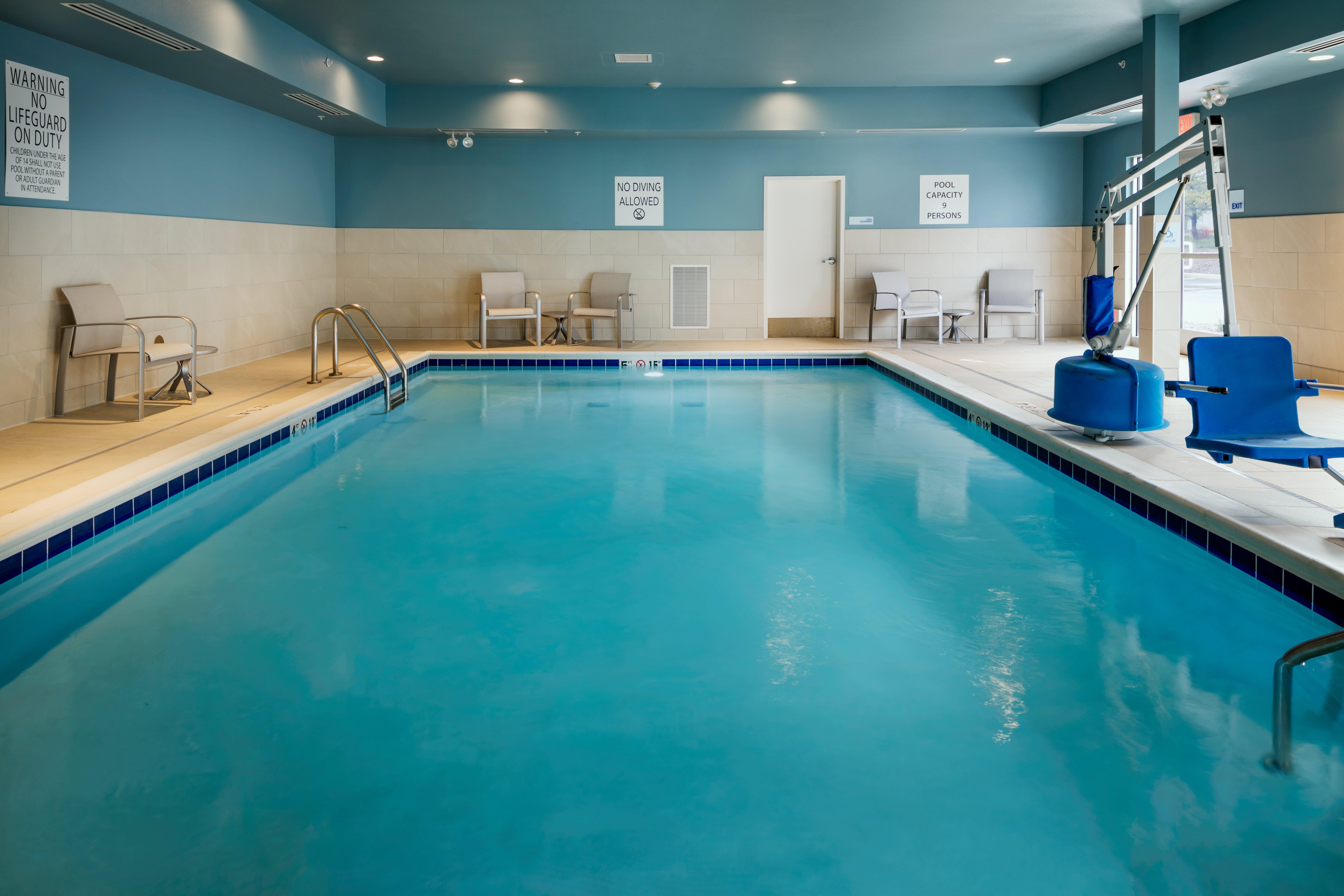 Holiday Inn Express & Suites - Medford By Ihg Екстериор снимка